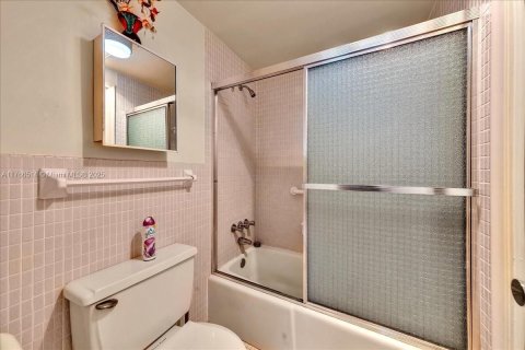 Condominio en venta en Hollywood, Florida, 1 dormitorio, 68.75 m2 № 1713752 - foto 26