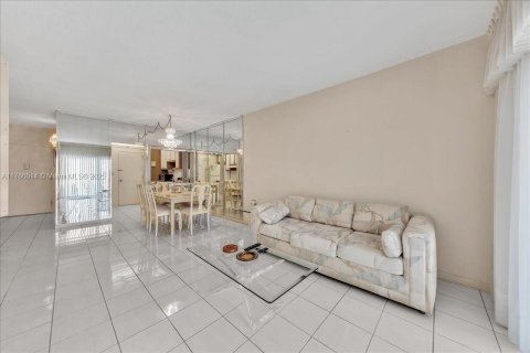 Condominio en venta en Hollywood, Florida, 1 dormitorio, 68.75 m2 № 1713752 - foto 16
