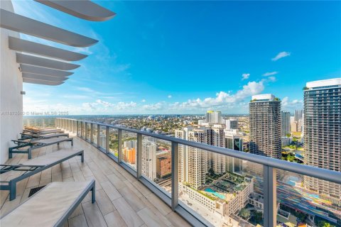 Condo in Miami, Florida, 2 bedrooms  № 1926171 - photo 17
