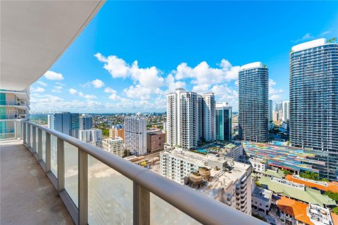 Condo in Miami, Florida, 2 bedrooms  № 1926171 - photo 1