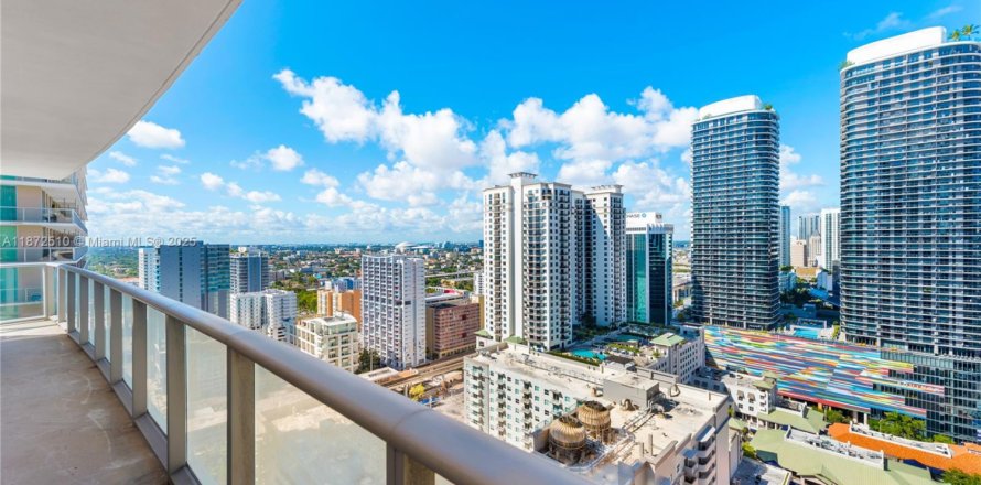 Condo in Miami, Florida, 2 bedrooms  № 1926171