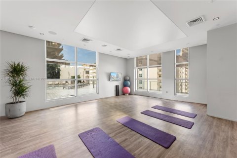 Condo in Miami, Florida, 2 bedrooms  № 1926171 - photo 21