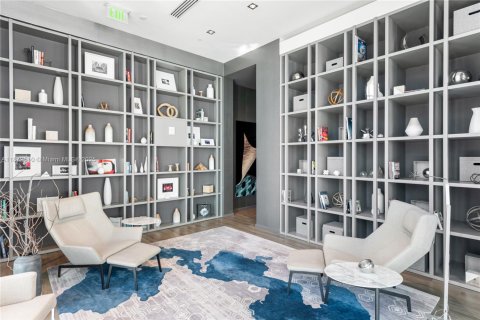 Condo in Miami, Florida, 2 bedrooms  № 1926171 - photo 23