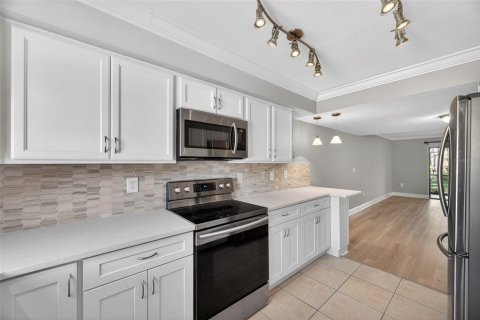 Condo in Clearwater, Florida, 3 bedrooms № 2100107 - photo 30