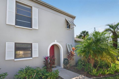 Condo in Clearwater, Florida, 3 bedrooms № 2100107 - photo 3