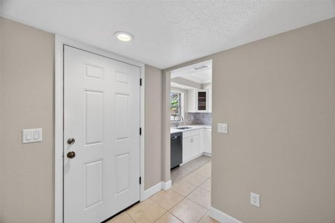 Condo in Clearwater, Florida, 3 bedrooms № 2100107 - photo 5