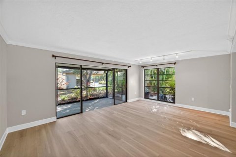 Condo in Clearwater, Florida, 3 bedrooms № 2100107 - photo 13