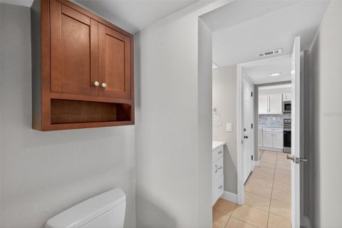 Condo in Clearwater, Florida, 3 bedrooms № 2100107 - photo 26