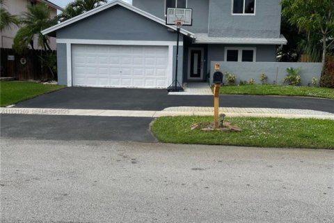 Купить виллу или дом в Пемброк-Пайнс, Флорида 4 спальни, 186.83м2, № 1991950 - фото 5