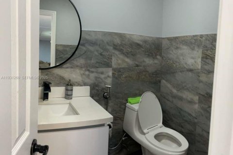 Купить виллу или дом в Пемброк-Пайнс, Флорида 4 спальни, 186.83м2, № 1991950 - фото 20