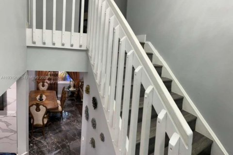 Купить виллу или дом в Пемброк-Пайнс, Флорида 4 спальни, 186.83м2, № 1991950 - фото 28