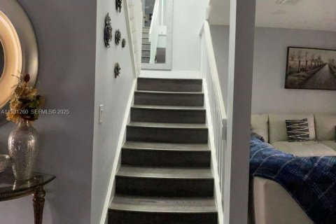 Купить виллу или дом в Пемброк-Пайнс, Флорида 4 спальни, 186.83м2, № 1991950 - фото 26