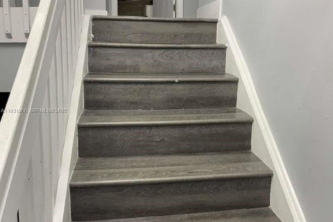 Купить виллу или дом в Пемброк-Пайнс, Флорида 4 спальни, 186.83м2, № 1991950 - фото 27