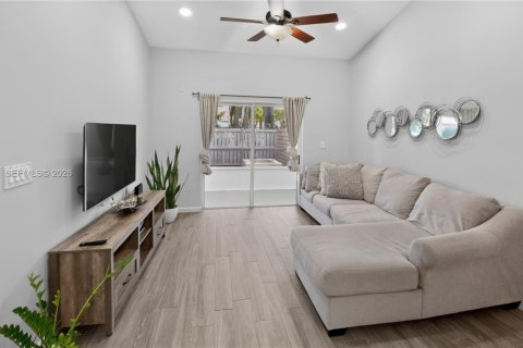 Touwnhouse à vendre à Homestead, Floride: 2 chambres, 116.87 m2 № 2086573 - photo 11