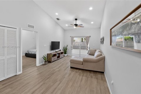 Touwnhouse à vendre à Homestead, Floride: 2 chambres, 116.87 m2 № 2086573 - photo 15
