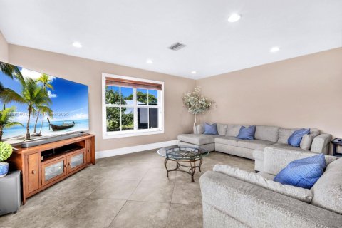House in Southwest Ranches, Florida 4 bedrooms, 213.77 sq.m. № 1951846 - photo 14