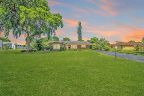 House in Southwest Ranches, Florida 4 bedrooms, 213.77 sq.m. № 1951846 - photo 3