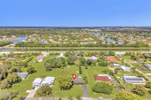 House in Southwest Ranches, Florida 4 bedrooms, 213.77 sq.m. № 1951846 - photo 6