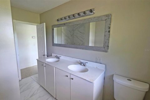 Villa ou maison à louer à Sarasota, Floride: 3 chambres, 147.9 m2 № 2436943 - photo 11