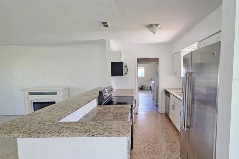 Villa ou maison à louer à Sarasota, Floride: 3 chambres, 147.9 m2 № 2436943 - photo 6