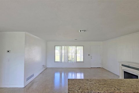 Villa ou maison à louer à Sarasota, Floride: 3 chambres, 147.9 m2 № 2436943 - photo 8