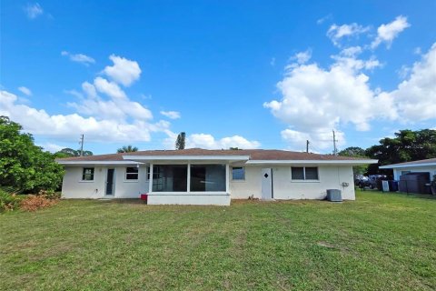 Villa ou maison à louer à Sarasota, Floride: 3 chambres, 147.9 m2 № 2436943 - photo 23