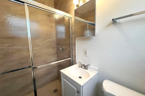 Снять в аренду квартиру в Майами, Флорида 1 спальня, № 1976918 - фото 14