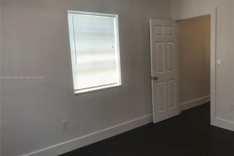 Снять в аренду квартиру в Майами, Флорида 1 спальня, № 1976918 - фото 10