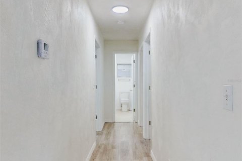 Купить виллу или дом в Эджуотер, Флорида 5 комнат, 96.62м2, № 2349802 - фото 16