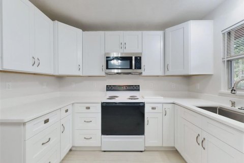 Купить виллу или дом в Эджуотер, Флорида 5 комнат, 96.62м2, № 2349802 - фото 11
