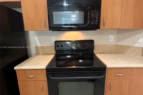 Townhouse in Homestead, Florida 3 bedrooms, 132.66 sq.m. № 1845548 - photo 15