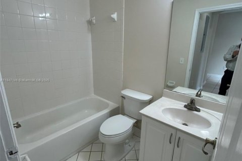 Townhouse in Homestead, Florida 3 bedrooms, 132.66 sq.m. № 1845548 - photo 12