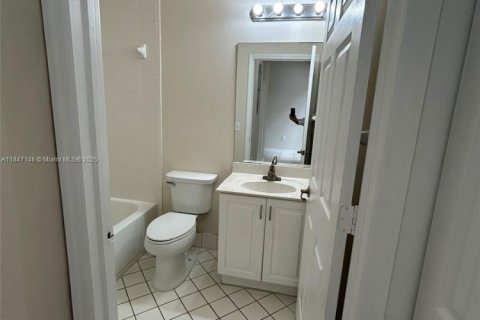 Townhouse in Homestead, Florida 3 bedrooms, 132.66 sq.m. № 1845548 - photo 11
