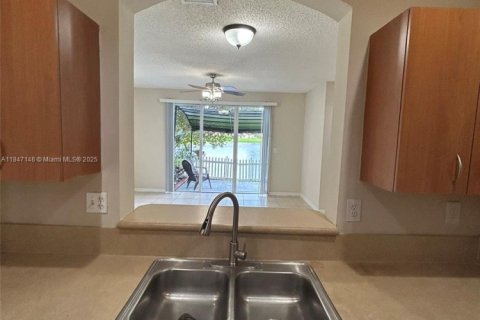 Townhouse in Homestead, Florida 3 bedrooms, 132.66 sq.m. № 1845548 - photo 19