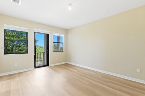 Купить таунхаус в Дорал, Флорида 4 спальни, 200.3м2, № 2006723 - фото 9