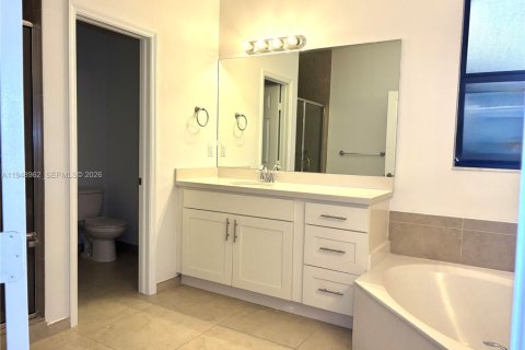 Купить таунхаус в Дорал, Флорида 4 спальни, 200.3м2, № 2006723 - фото 12