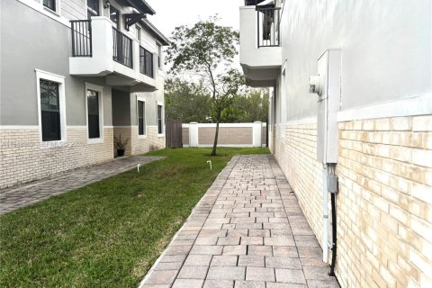 Купить таунхаус в Дорал, Флорида 4 спальни, 200.3м2, № 2006723 - фото 3