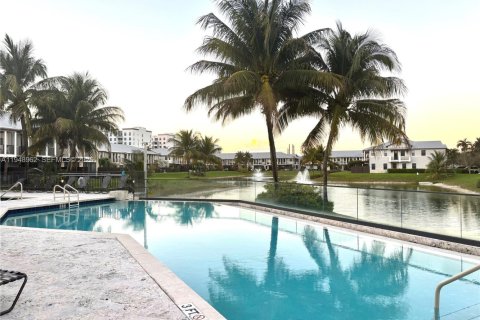 Купить таунхаус в Дорал, Флорида 4 спальни, 200.3м2, № 2006723 - фото 24