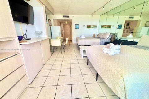 Condo in Sunny Isles Beach, Florida  № 1686056 - photo 23