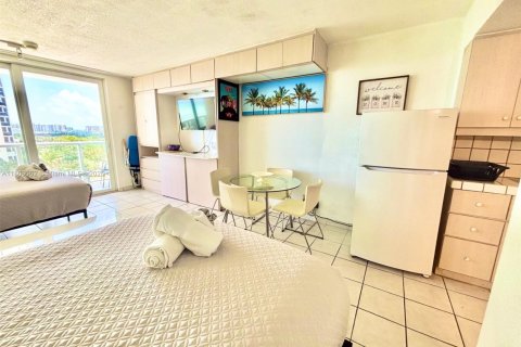 Condo in Sunny Isles Beach, Florida  № 1686056 - photo 10