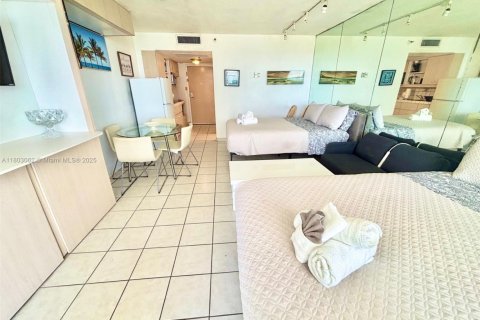 Condo in Sunny Isles Beach, Florida  № 1686056 - photo 9