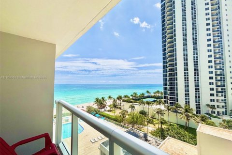 Condo in Sunny Isles Beach, Florida  № 1686056 - photo 19