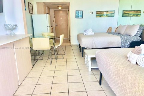 Condo in Sunny Isles Beach, Florida  № 1686056 - photo 24