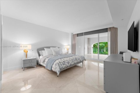 Condo in Miami, Florida, 2 bedrooms  № 2069598 - photo 8