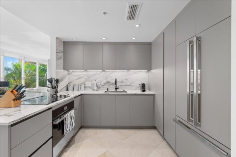 Condo in Miami, Florida, 2 bedrooms  № 2069598 - photo 4