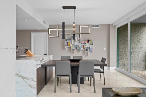Condo in Miami, Florida, 2 bedrooms  № 2069598 - photo 6