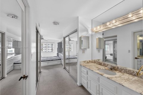 Купить кондоминиум в Лодердейл-бай-те-Си, Флорида 1 спальня, 100.33м2, № 2009568 - фото 20