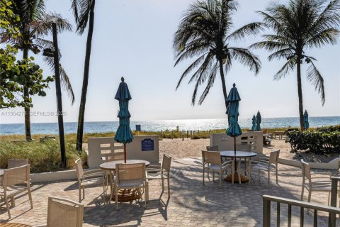 Copropriété à vendre à Lauderdale-by-the-Sea, Floride: 1 chambre, 100.33 m2 № 2009568 - photo 24