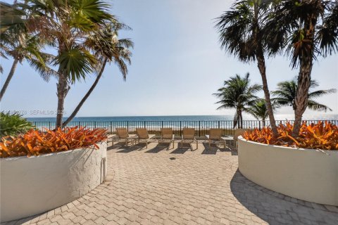 Copropriété à vendre à Lauderdale-by-the-Sea, Floride: 1 chambre, 100.33 m2 № 2009568 - photo 29
