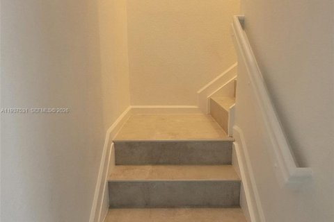 Touwnhouse à louer à Homestead, Floride: 3 chambres, 123.65 m2 № 1995358 - photo 7